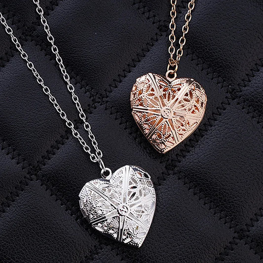 Hot Retro Hollow Heart Pendant Necklace for Women Geometric Charm Love Collares Chain Clavicle Jewelry Statement Christmas Gift