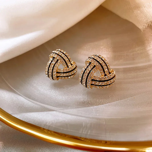 Exquisite Zircon Small Triangle Ear Studs for Women Geometric Pearl Heart Shape Earrings Fashion Party Jewelry Gifts
