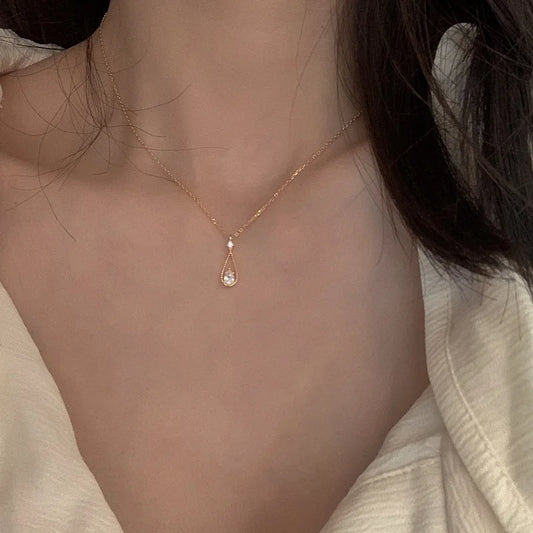 French Shining Zircon Water Drop Pendant Necklace Fairy Gold Color Simple Clavicle Chain Necklace Female Party Wedding Jewelry