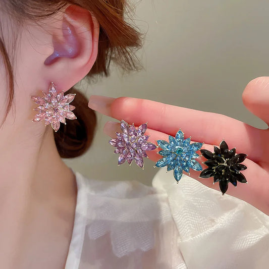 Inlaid Rhinestone Flower Earrings for Women Simple Aesthetic Female Minimalism Stud Earring Fashion Luxury Designer Jewelry